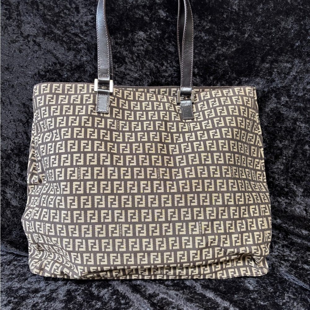 💯 Authentic Black and Tan Women's Tote Bag